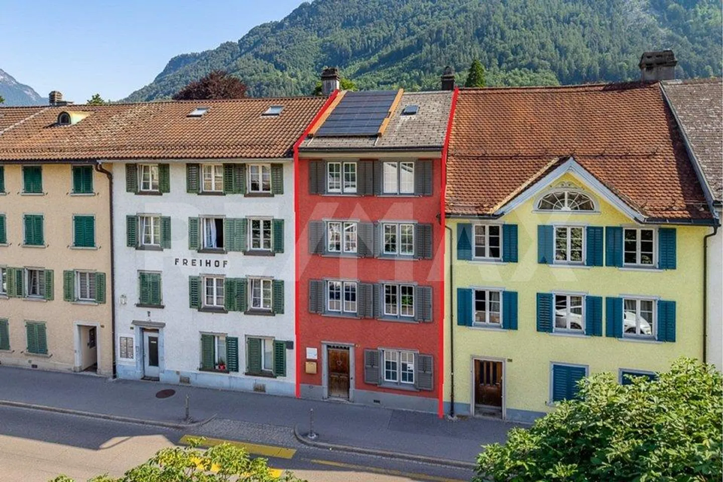Casa a schiera di 6½ stanze con giardino - Foto 1 di 13
