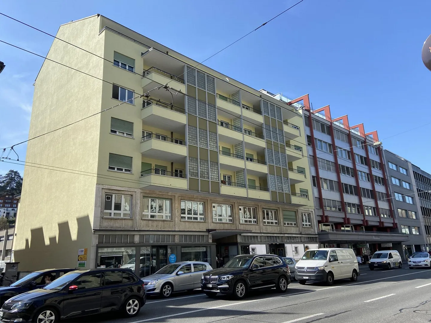 HIRSCHY - Nel vivo dell'azione! - Foto 1 di 5