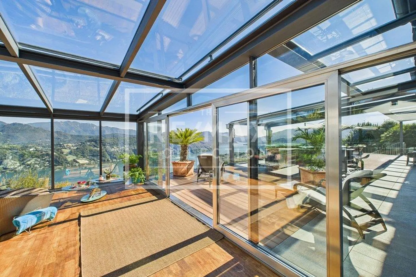 Villa de Luxe avec Vue sur le Lac - Photo 4 sur 13