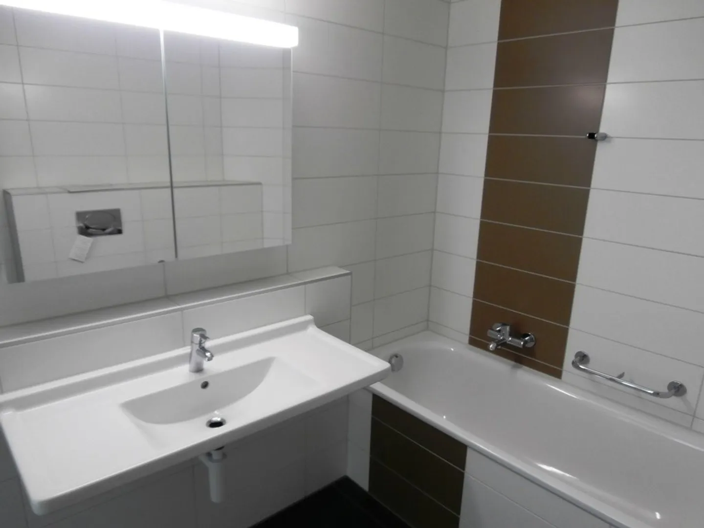 Moderne 2.5-Zimmerwohnung - Foto 7 von 10