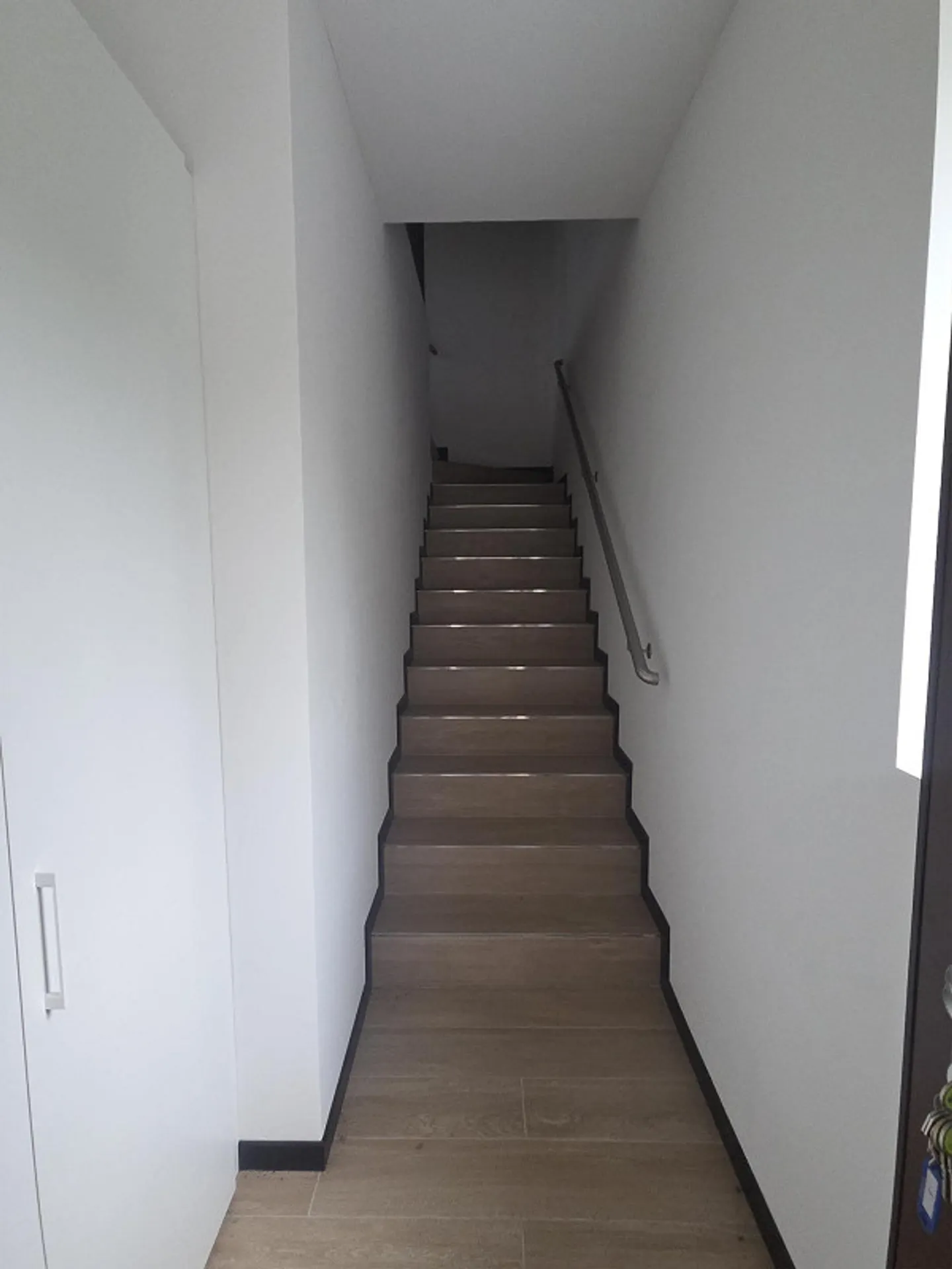 APPARTEMENT LUMINEUX DANS UN QUARTIER CALME - Photo 2 sur 21