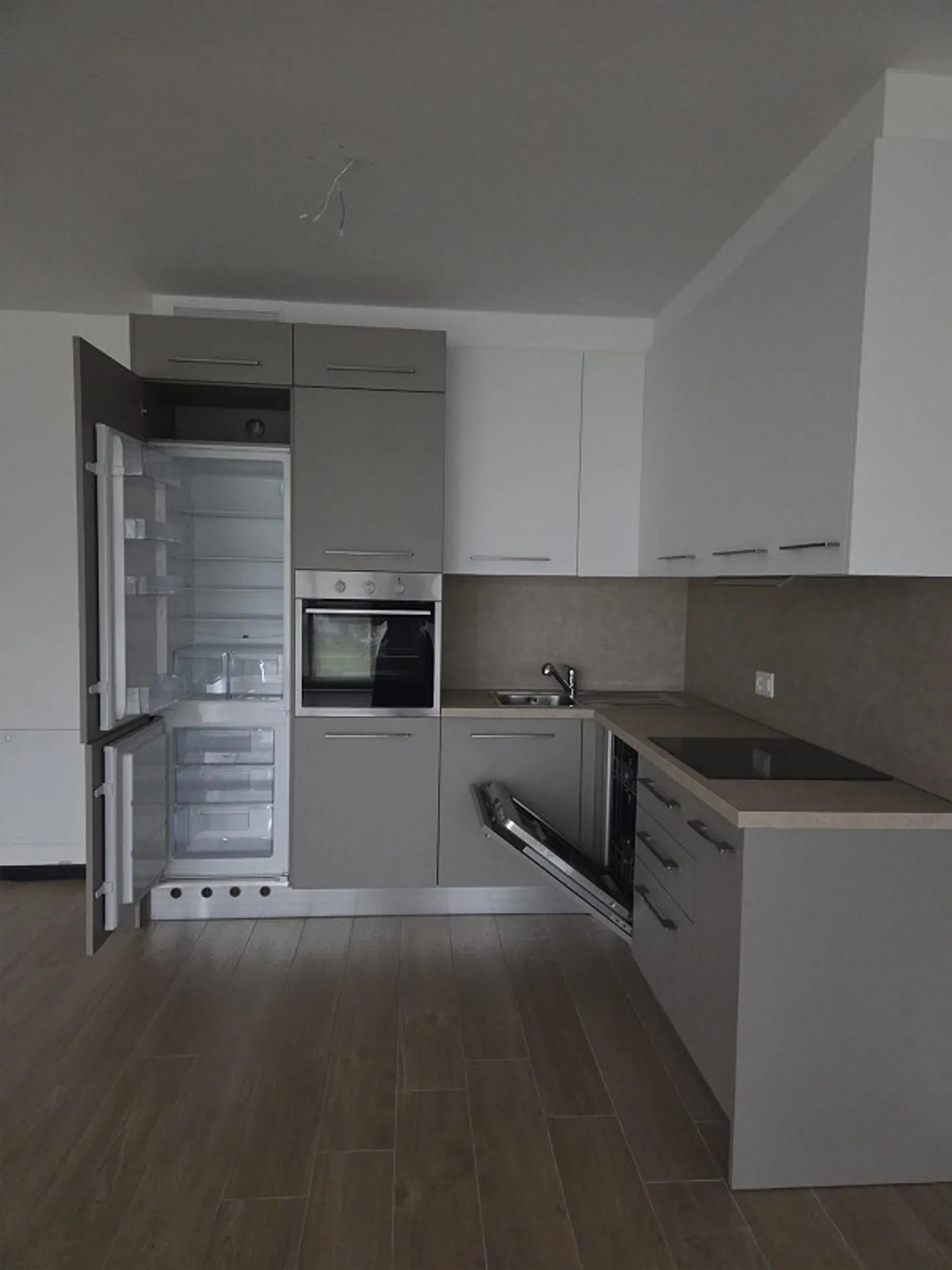 APPARTEMENT LUMINEUX DANS UN QUARTIER CALME - Photo 4 sur 21