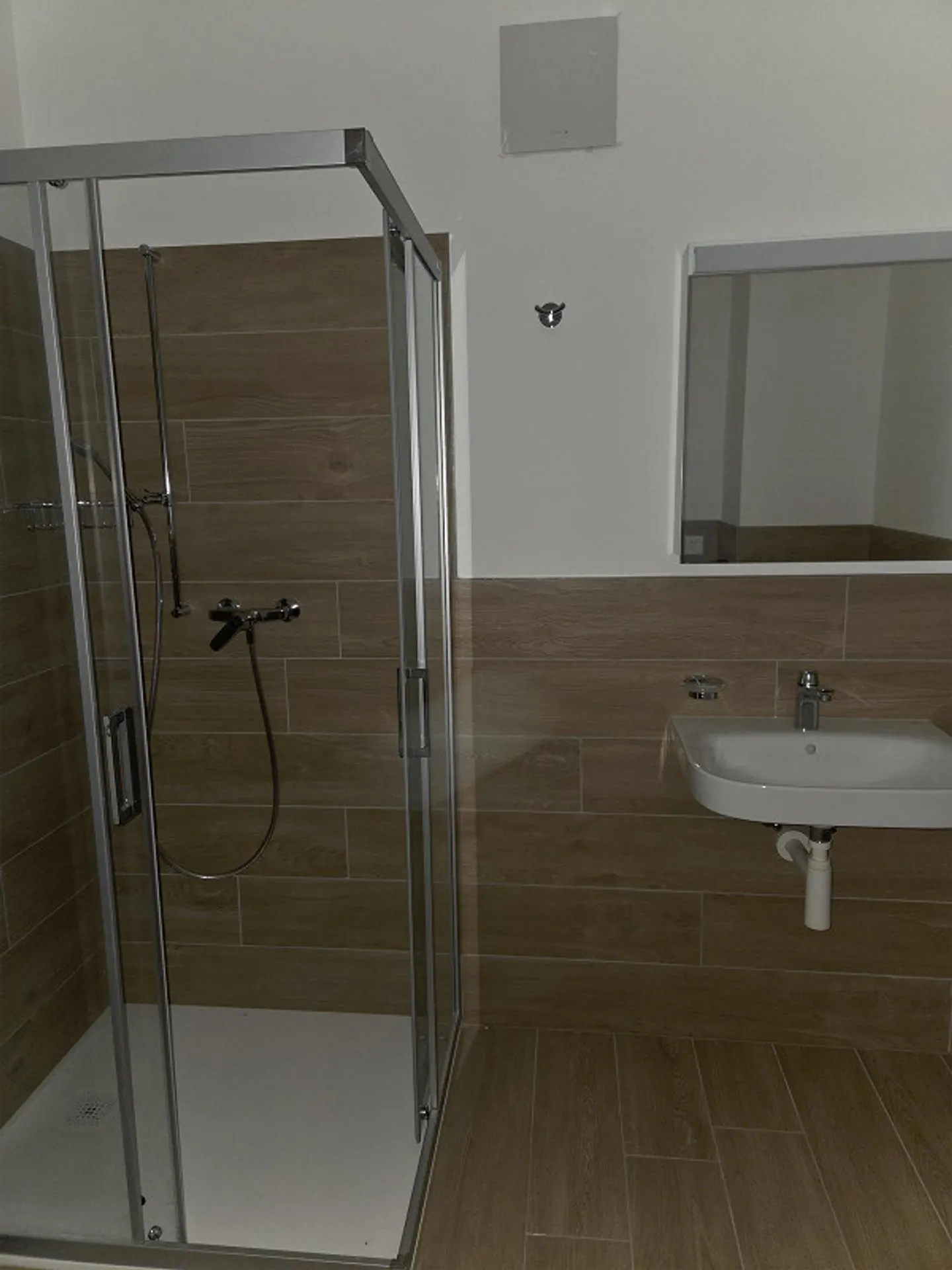 APPARTEMENT LUMINEUX DANS UN QUARTIER CALME - Photo 9 sur 21