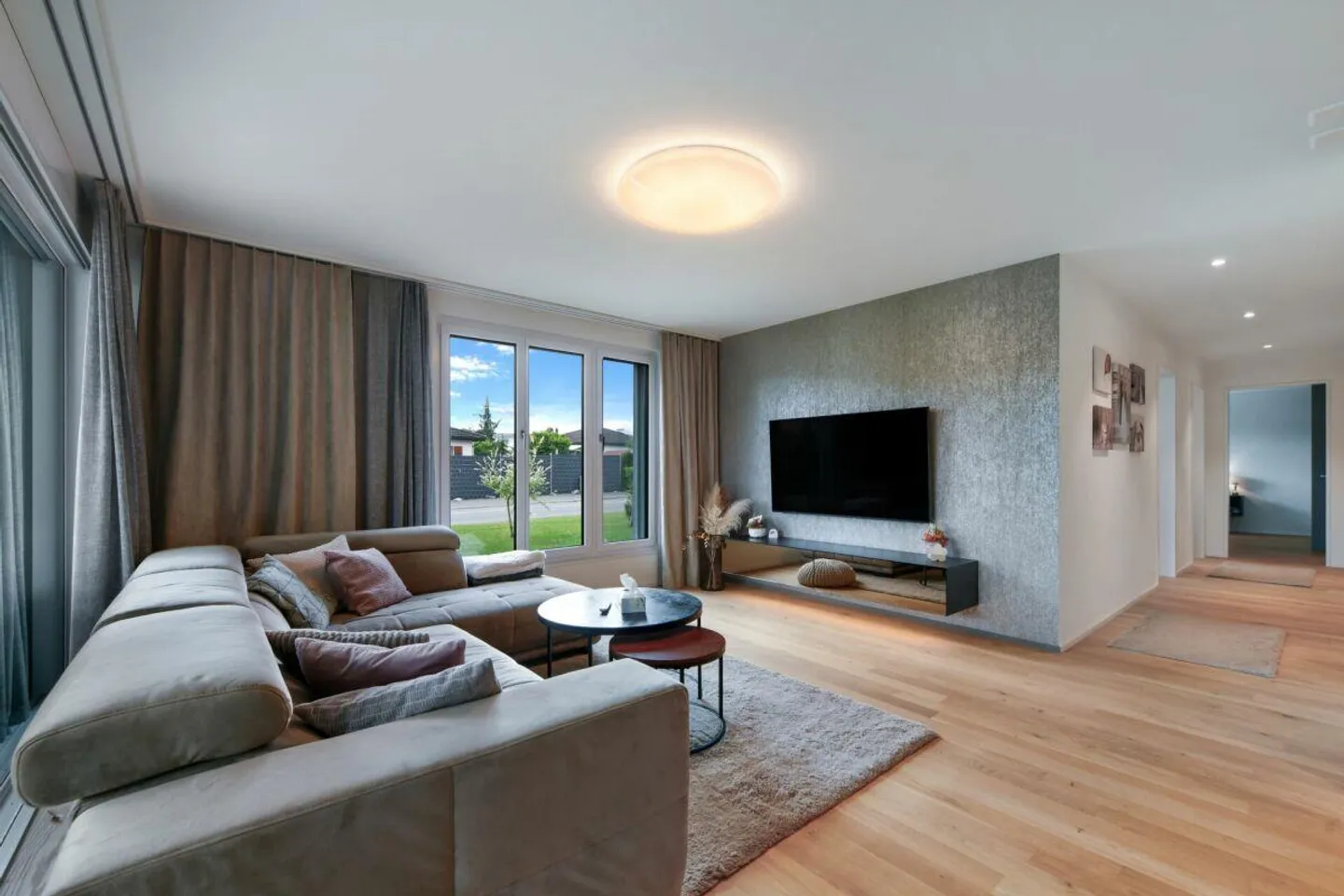 Exklusive 3.5-Zimmer-Gartenwohnung mit hochwertigem Ausbau und gros... - Foto 1 von 24
