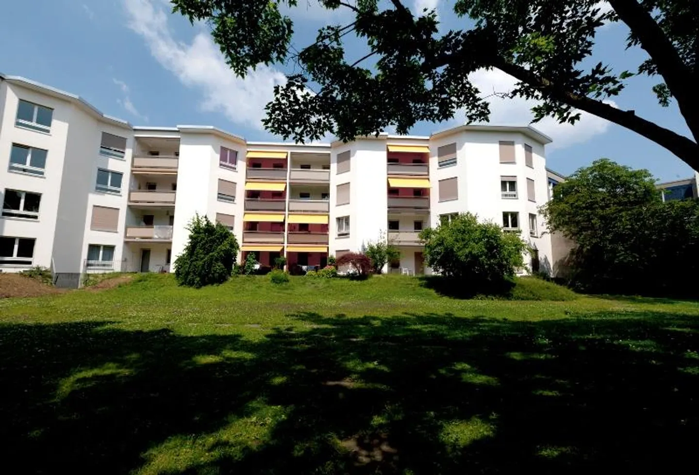 Moderne Wohnung mit Blick ins Grüne - Foto 1 von 7