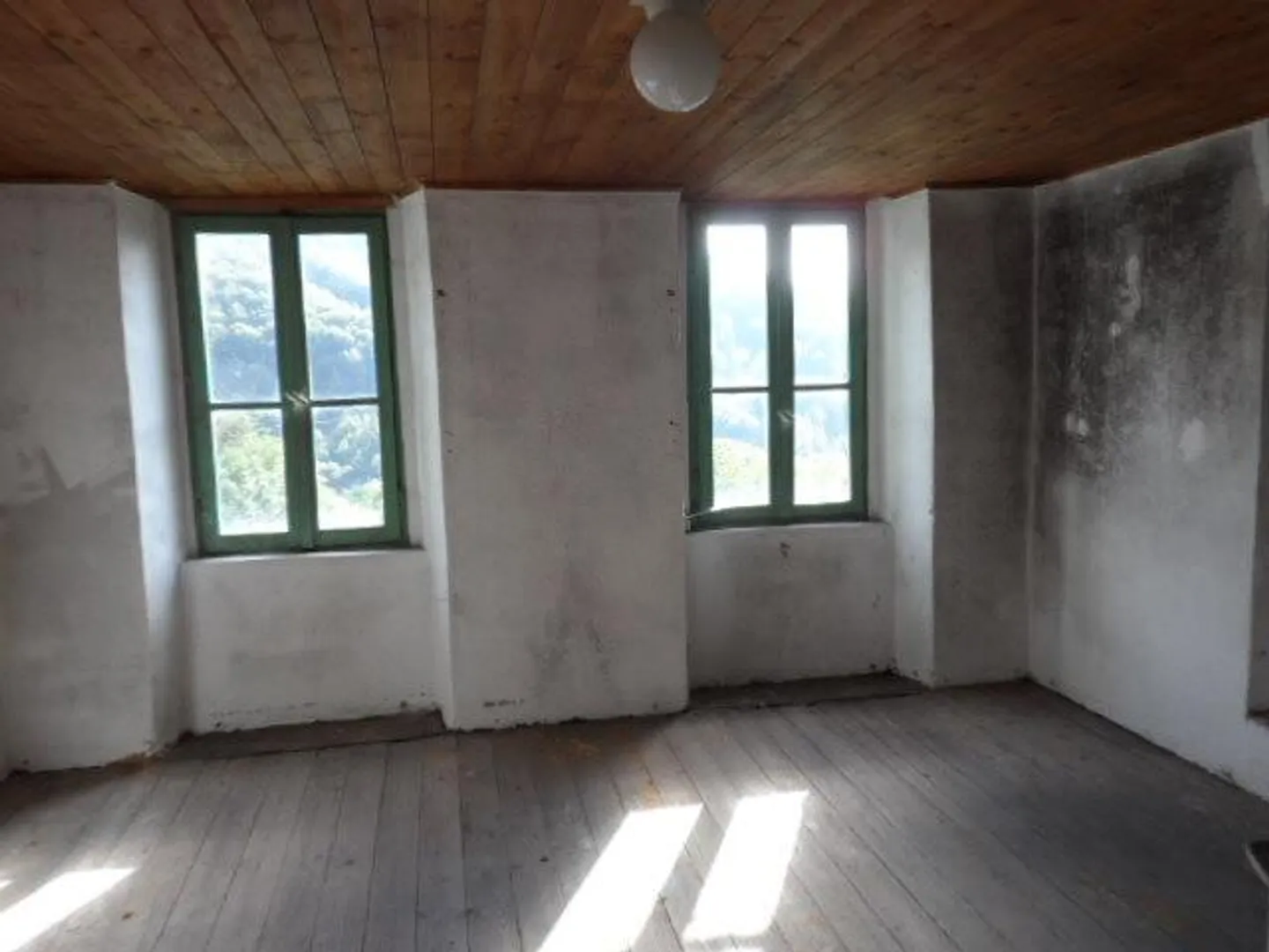 Certara - Lugano sees a Ticinese house to be renovated with building license - Photo 5 of 13