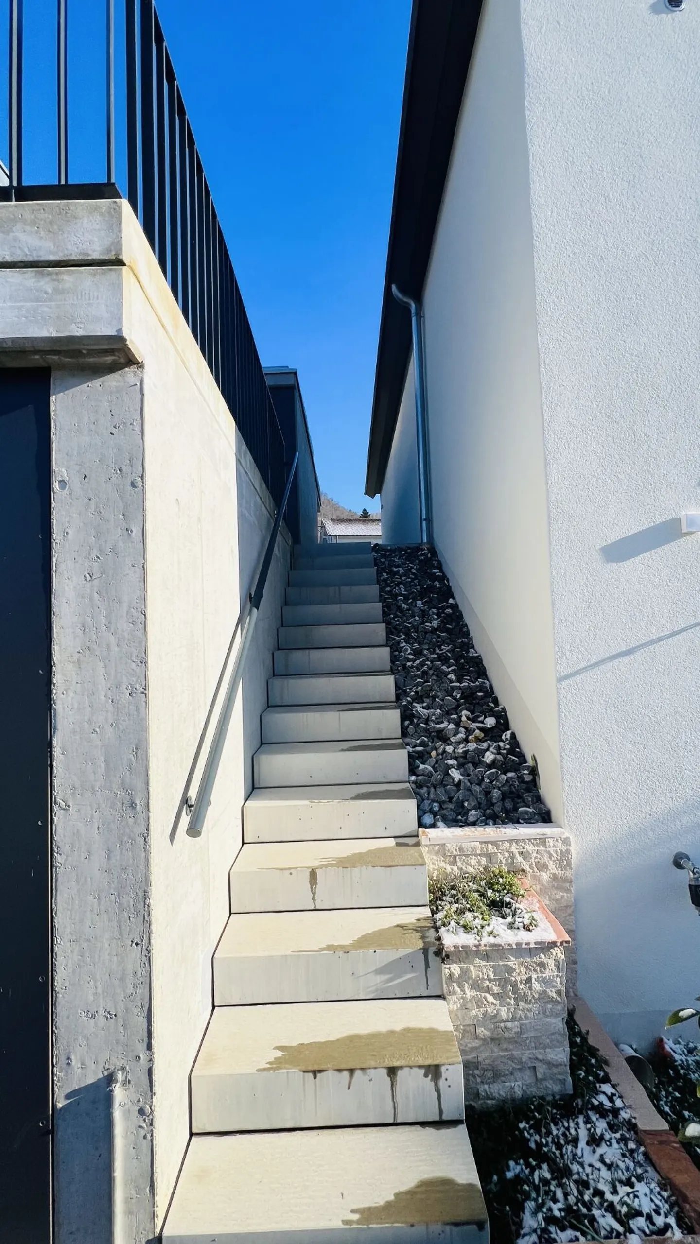 Esclusiva casa unifamiliare di nuova costruzione con 5,5 stanze, carport, terrazza, giardino e 2 bagni - Foto 26 di 29