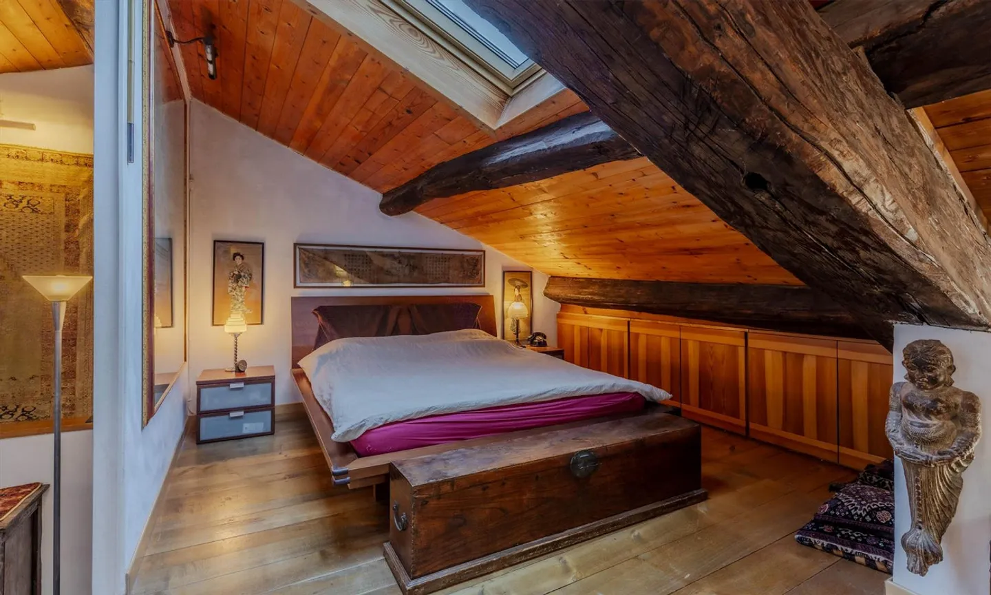 STUPENDES HAUS 5.5 ZIMMER RENOVIERTE CHARME IN CASTELROTTO - Foto 5 von 12