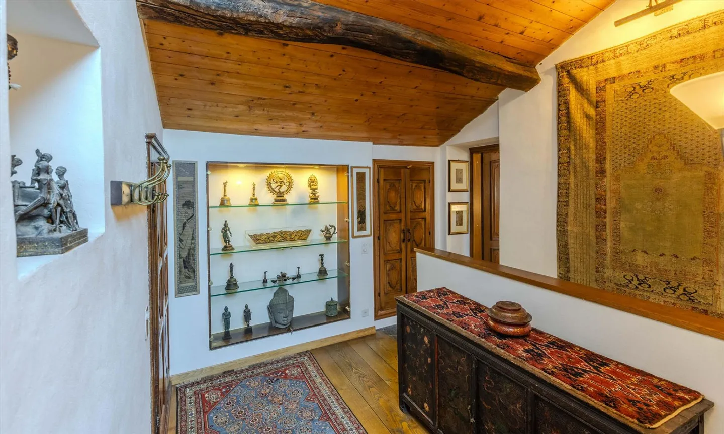 STUPENDES HAUS 5.5 ZIMMER RENOVIERTE CHARME IN CASTELROTTO - Foto 6 von 12