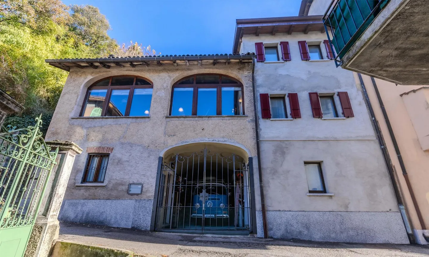 STUPENDES HAUS 5.5 ZIMMER RENOVIERTE CHARME IN CASTELROTTO - Foto 9 von 12