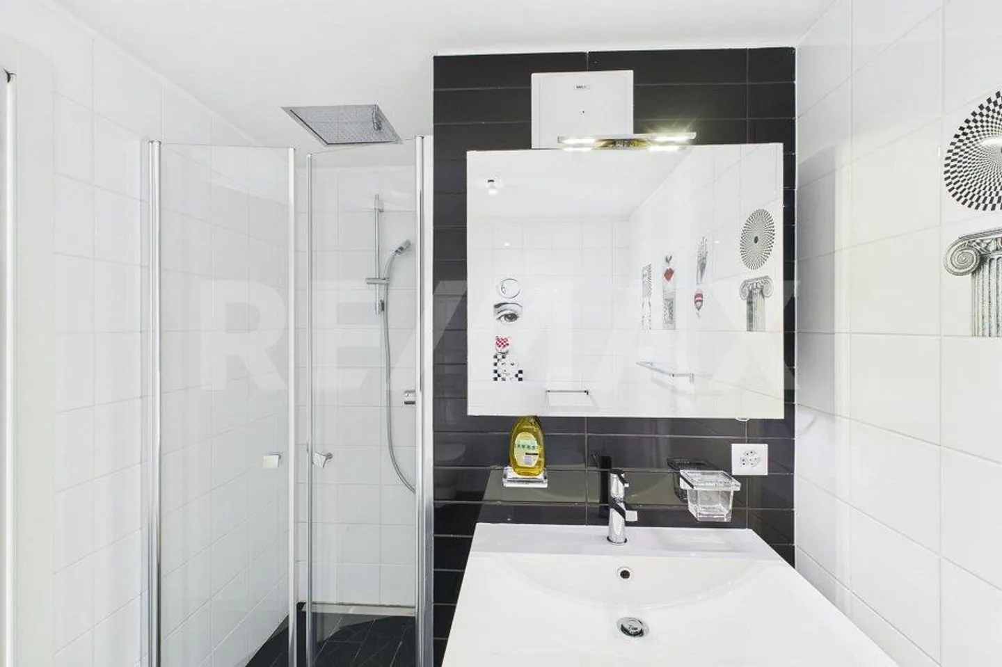 Attico elegante con grande terrazza - Foto 12 di 13