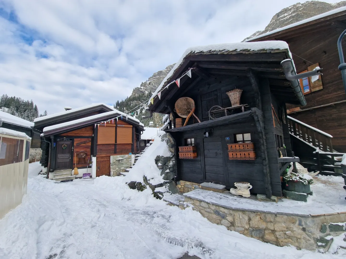 FIONNAY - 2-Zimmer Mazot + Weinkeller + möblierte Terrasse - Foto 2 von 19