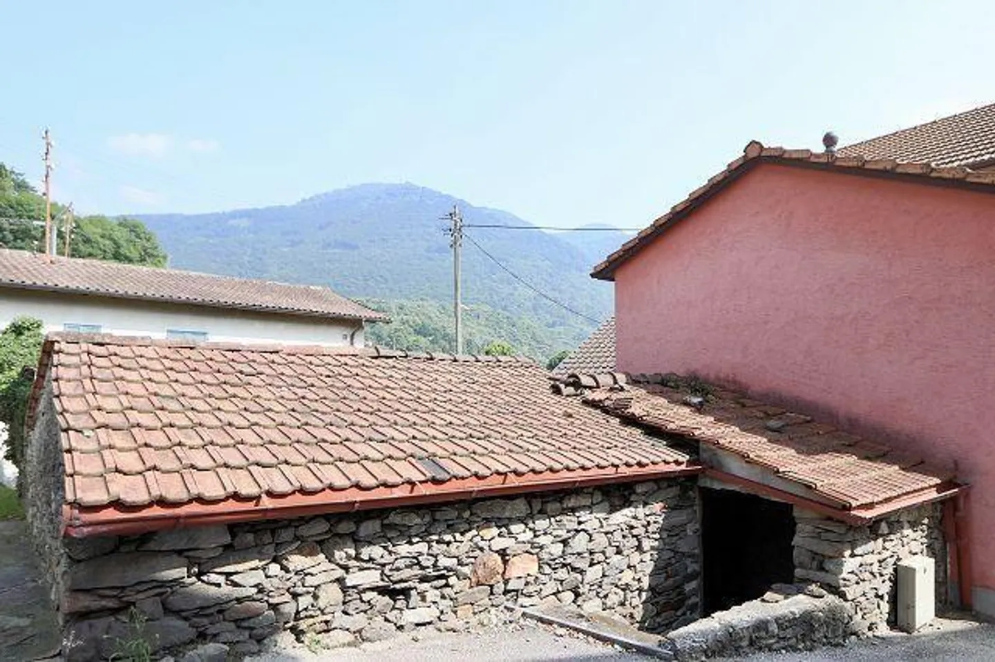 Charming Renovation Project in Bironico - Photo 26 of 38