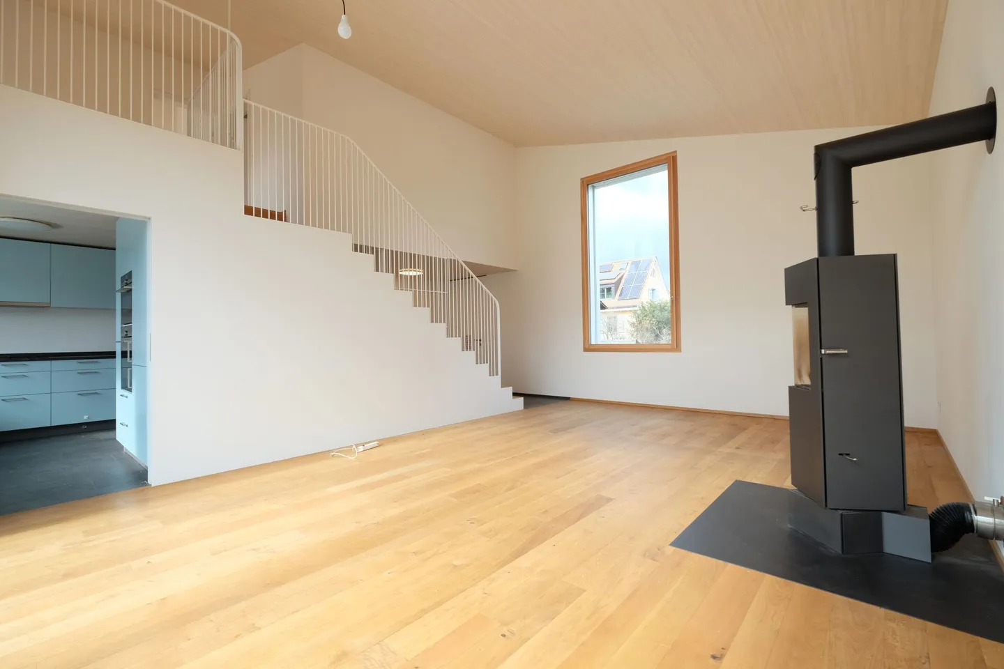 Appartement en duplex de 4,5 pièces dans un nouveau bâtiment économe en énergie - Photo 2 sur 8