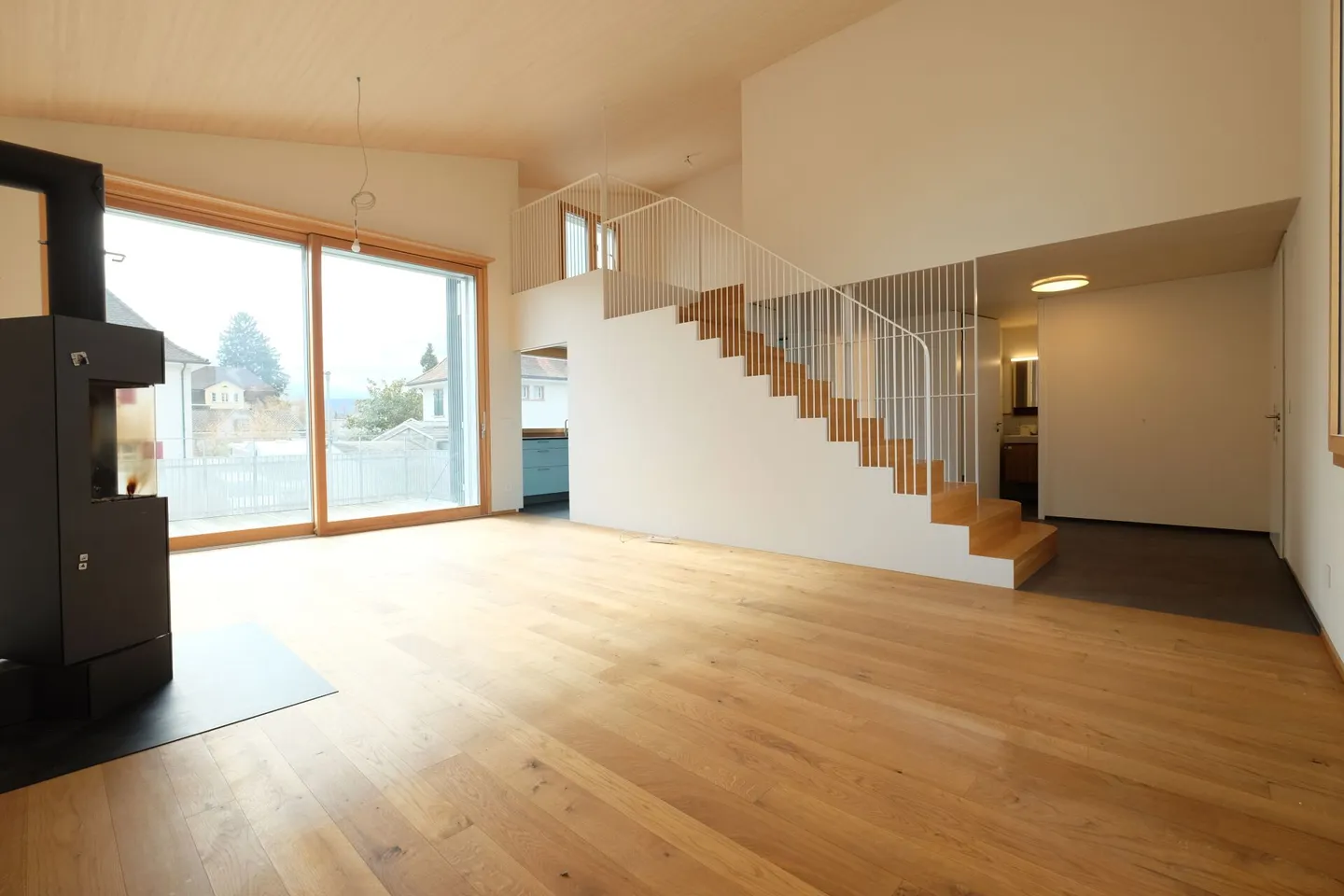 Appartement en duplex de 4,5 pièces dans un nouveau bâtiment économe en énergie - Photo 3 sur 8