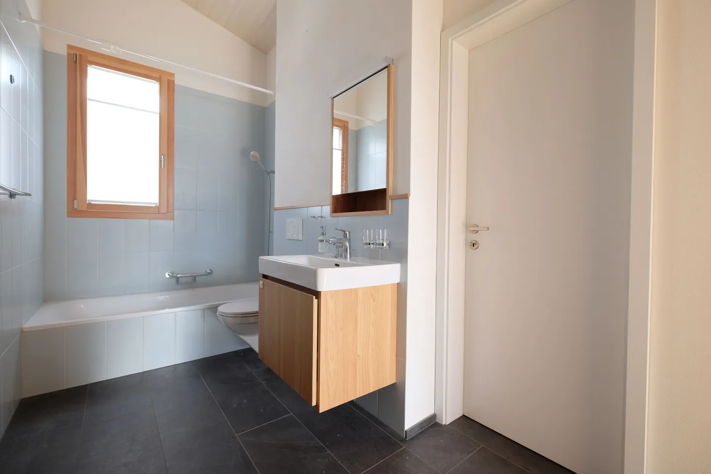 Appartement en duplex de 4,5 pièces dans un nouveau bâtiment économe en énergie - Photo 5 sur 8