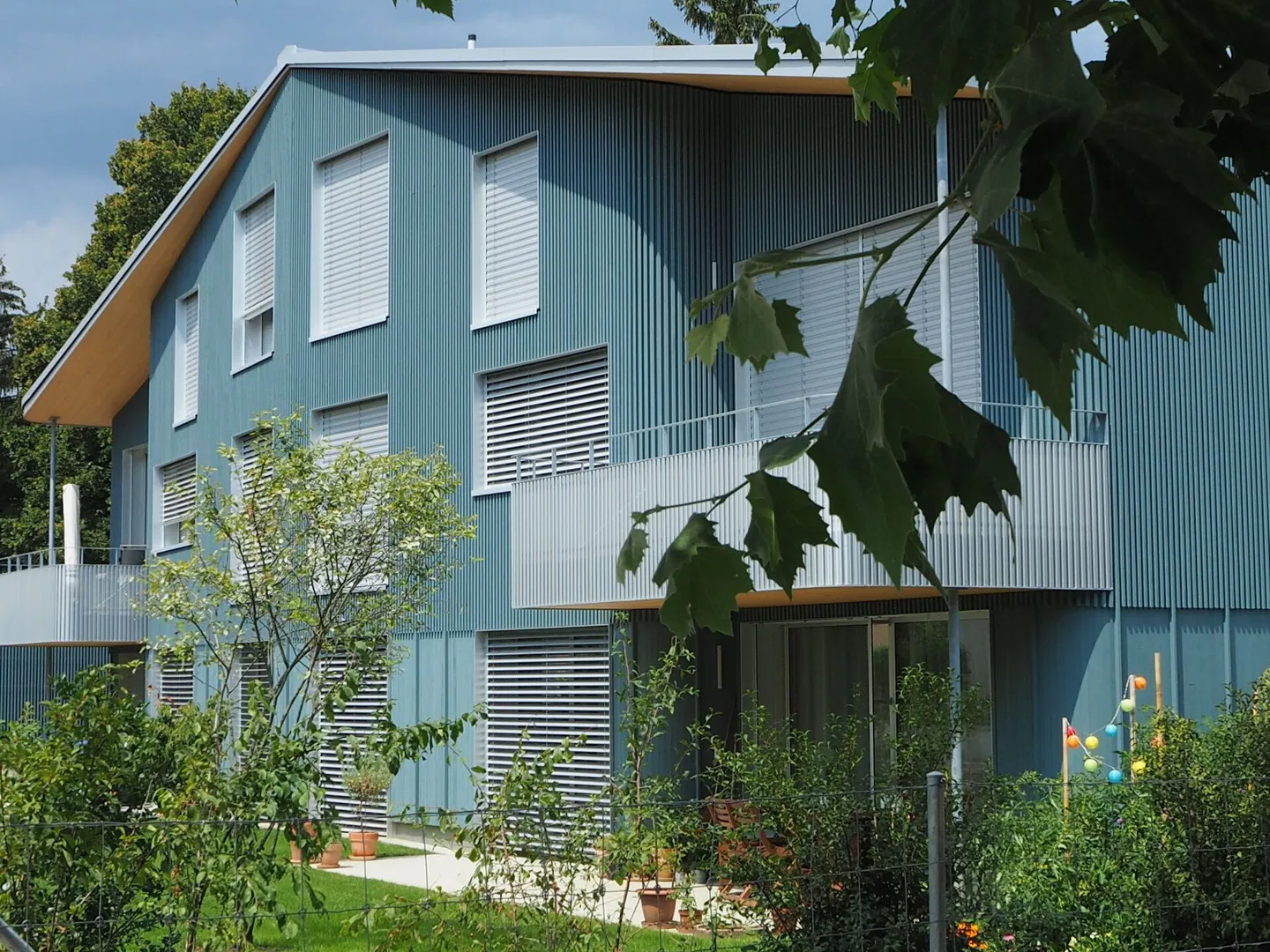 Appartement en duplex de 4,5 pièces dans un nouveau bâtiment économe en énergie - Photo 1 sur 8