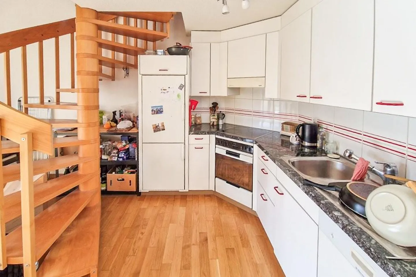 Beautiful, bright gallery apartment in Gümligen - Photo 4 of 12