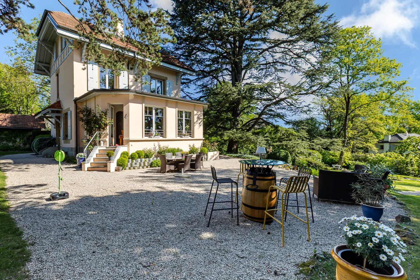 Opportunità unica, alta sopra Versoix GINEVRA casa con possibile estensione - Foto 2 di 18