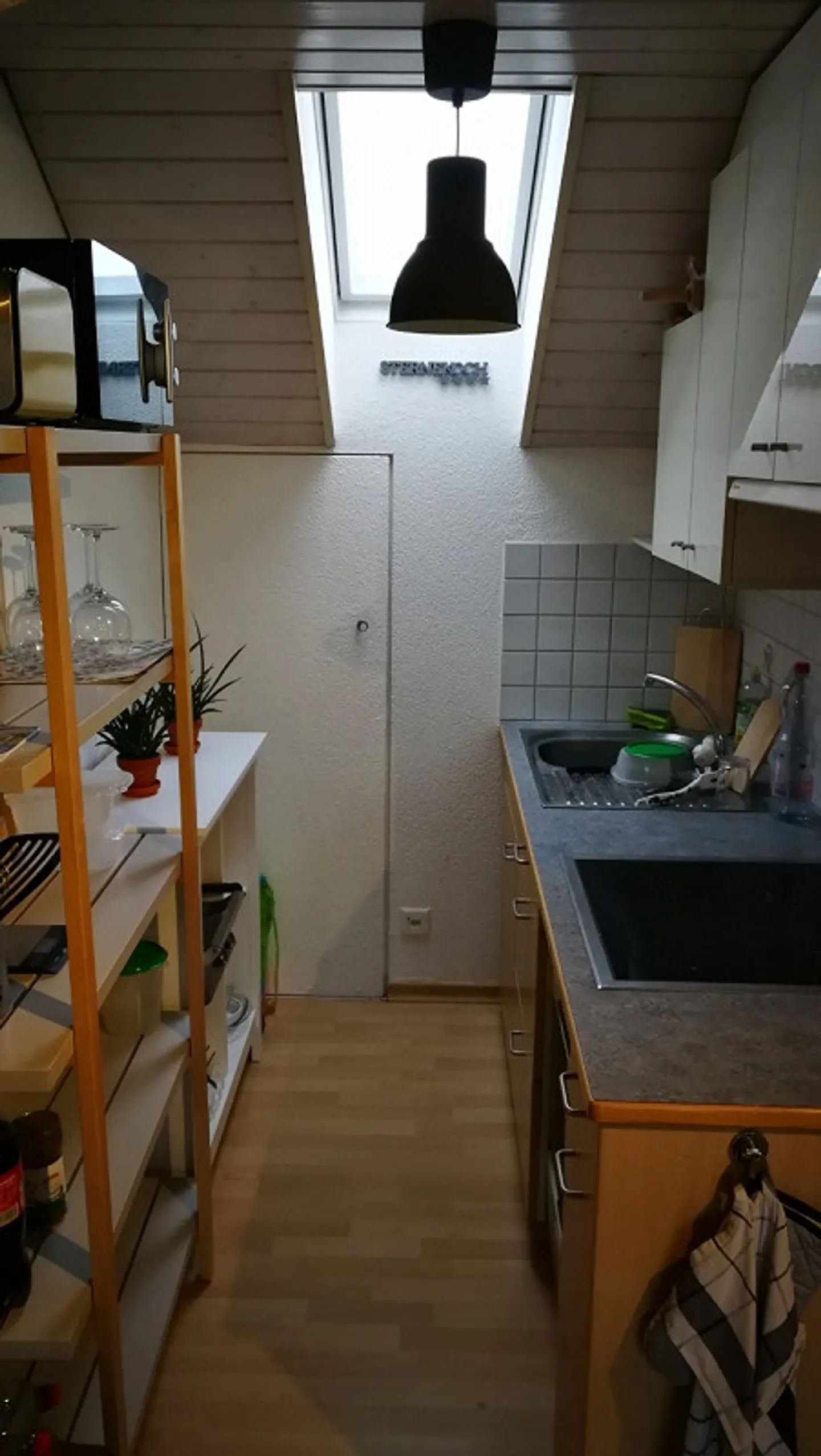 Appartamento mansardato di 3 stanze (arredato o non arredato) - Foto 3 di 5