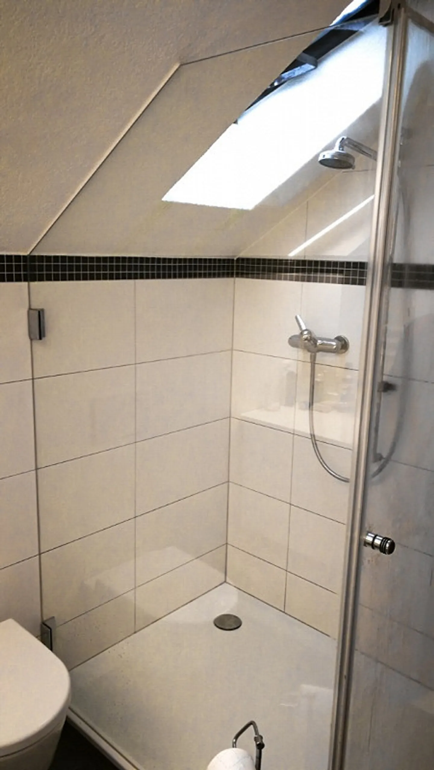 Appartamento mansardato di 3 stanze (arredato o non arredato) - Foto 5 di 5