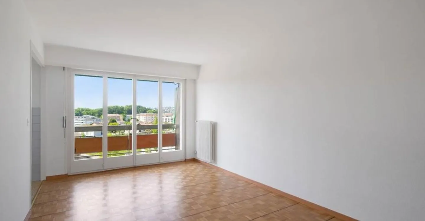 Ideal location in the western Lausanne - Photo 2 of 5