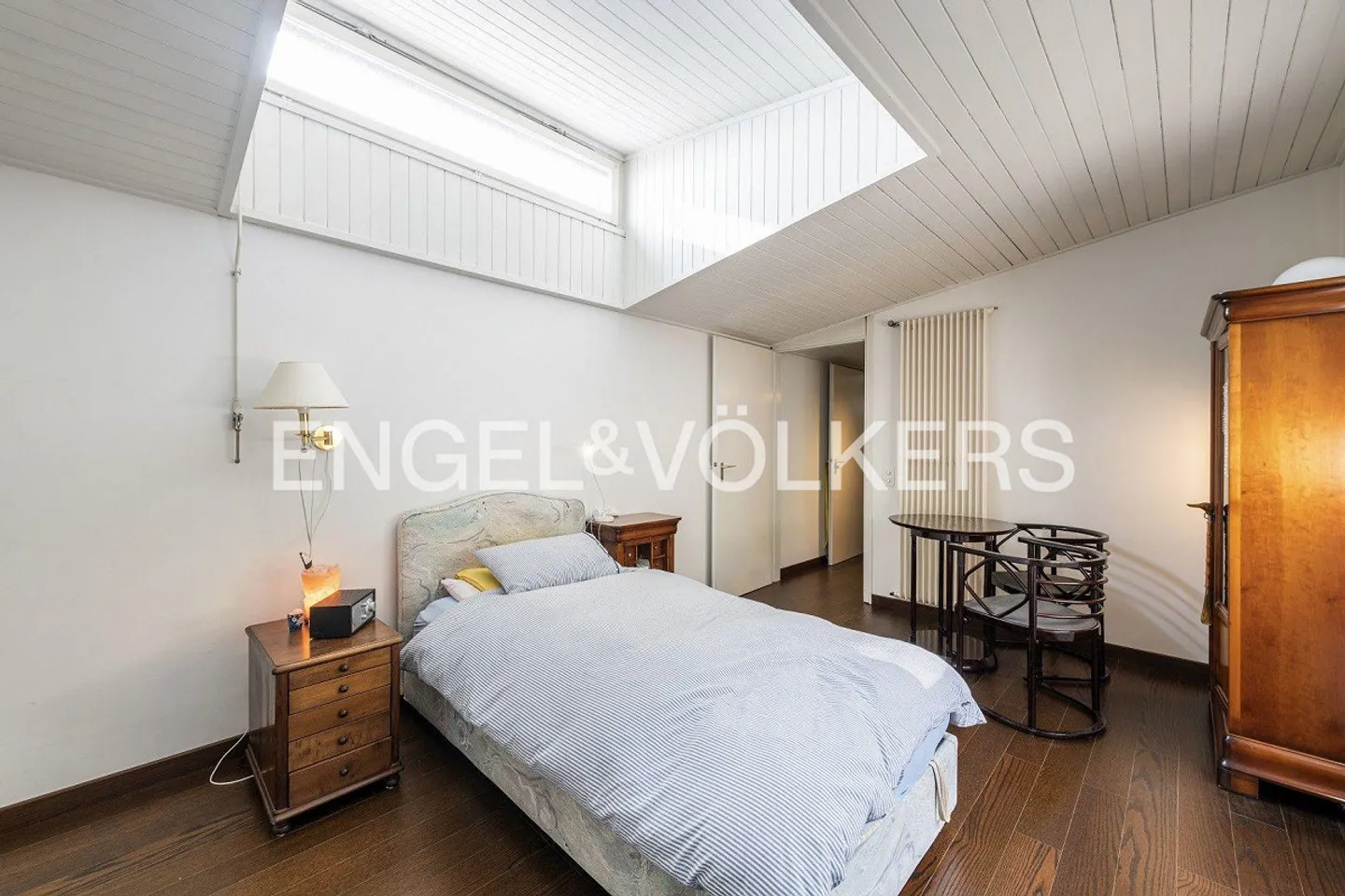 Modern villa with pool and independent apartment - Photo 8 of 15