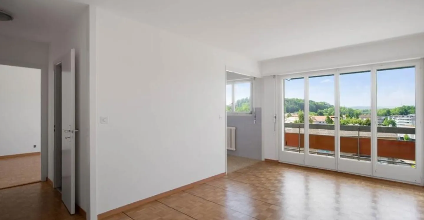 Ideal location in the western Lausanne - Photo 3 of 5
