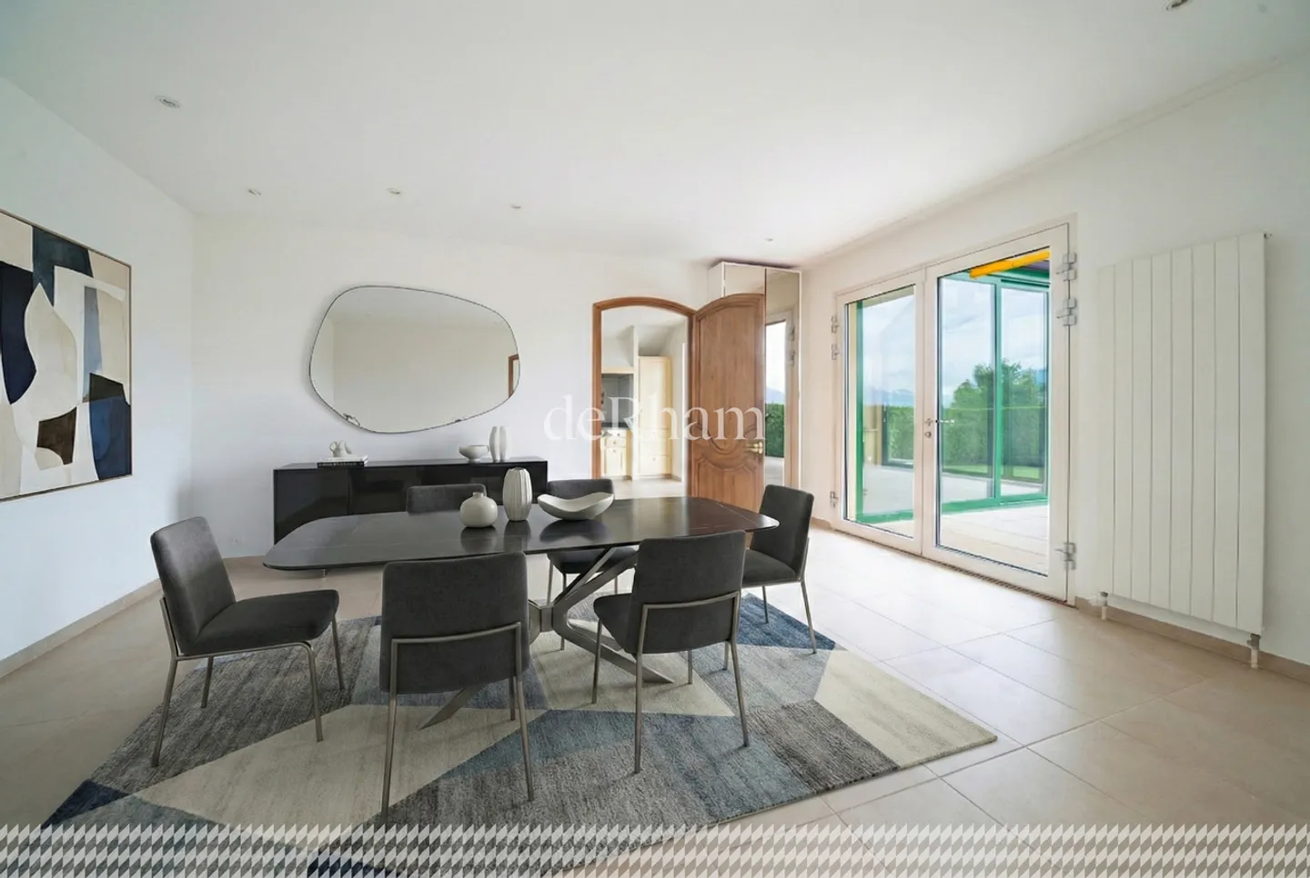 Magnificent property in a preferred residential area! - Photo 8 of 18