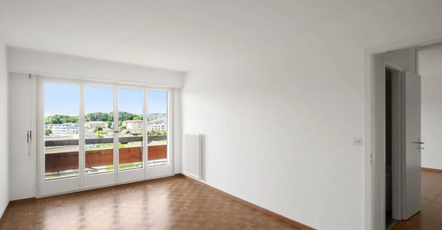 Ideal location in the western Lausanne - Photo 5 of 5