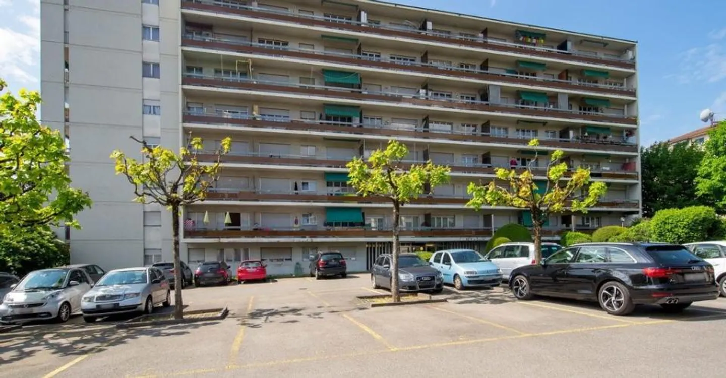 Ideal location in the western Lausanne - Photo 1 of 5