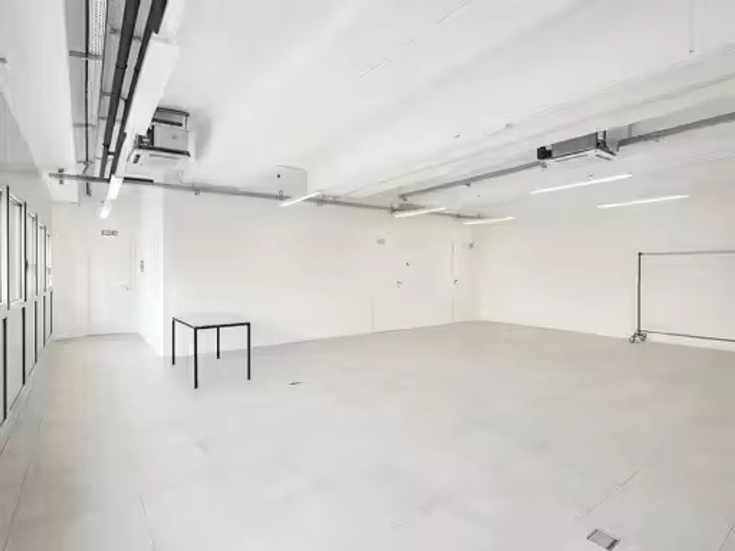 Ufficio Moderno in Affitto - Foto 1 di 1