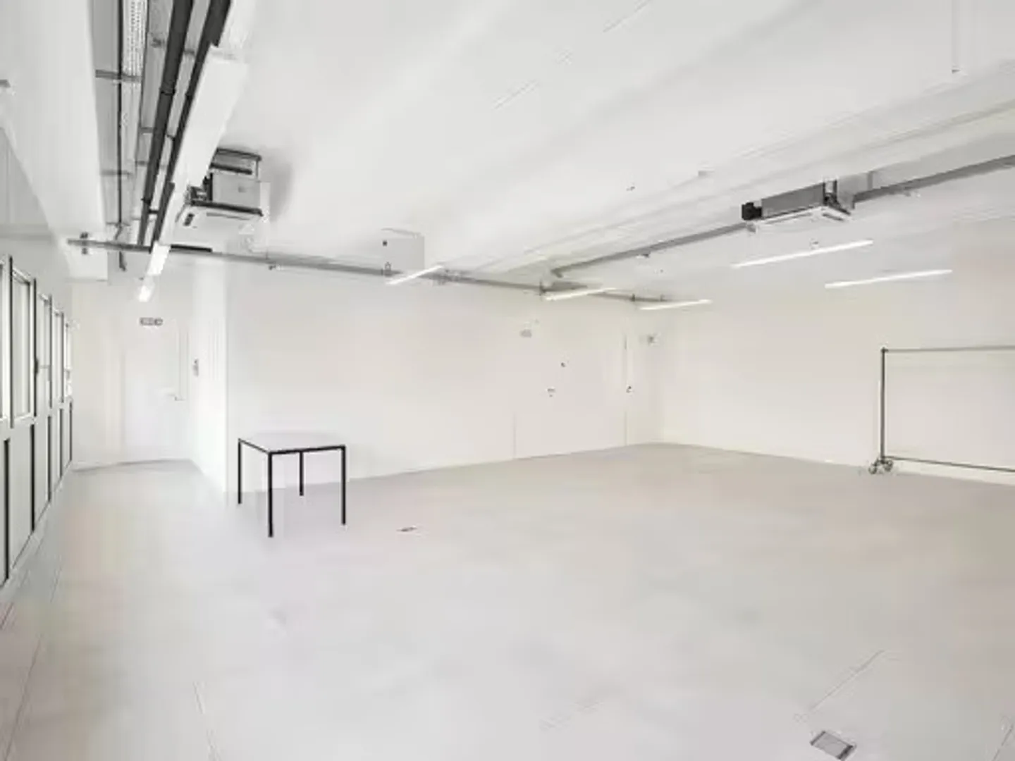 Ufficio Moderno in Affitto - Foto 1 di 1