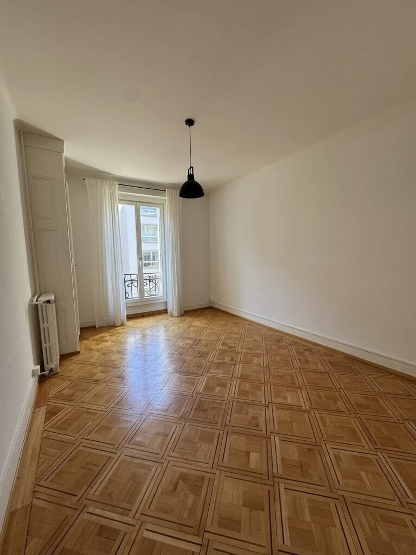 Appartement Rénové Près de la Gare - Photo 3 sur 7