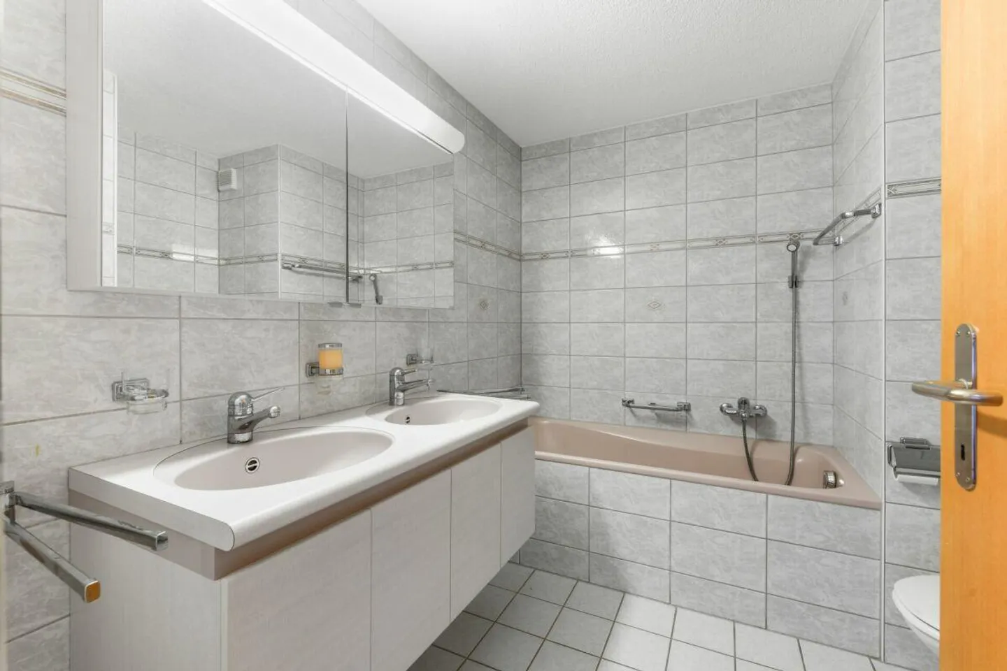Votre nouveau chez-vous – Appartement de 4,5 pièces avec charme et potentiel - Photo 9 sur 18