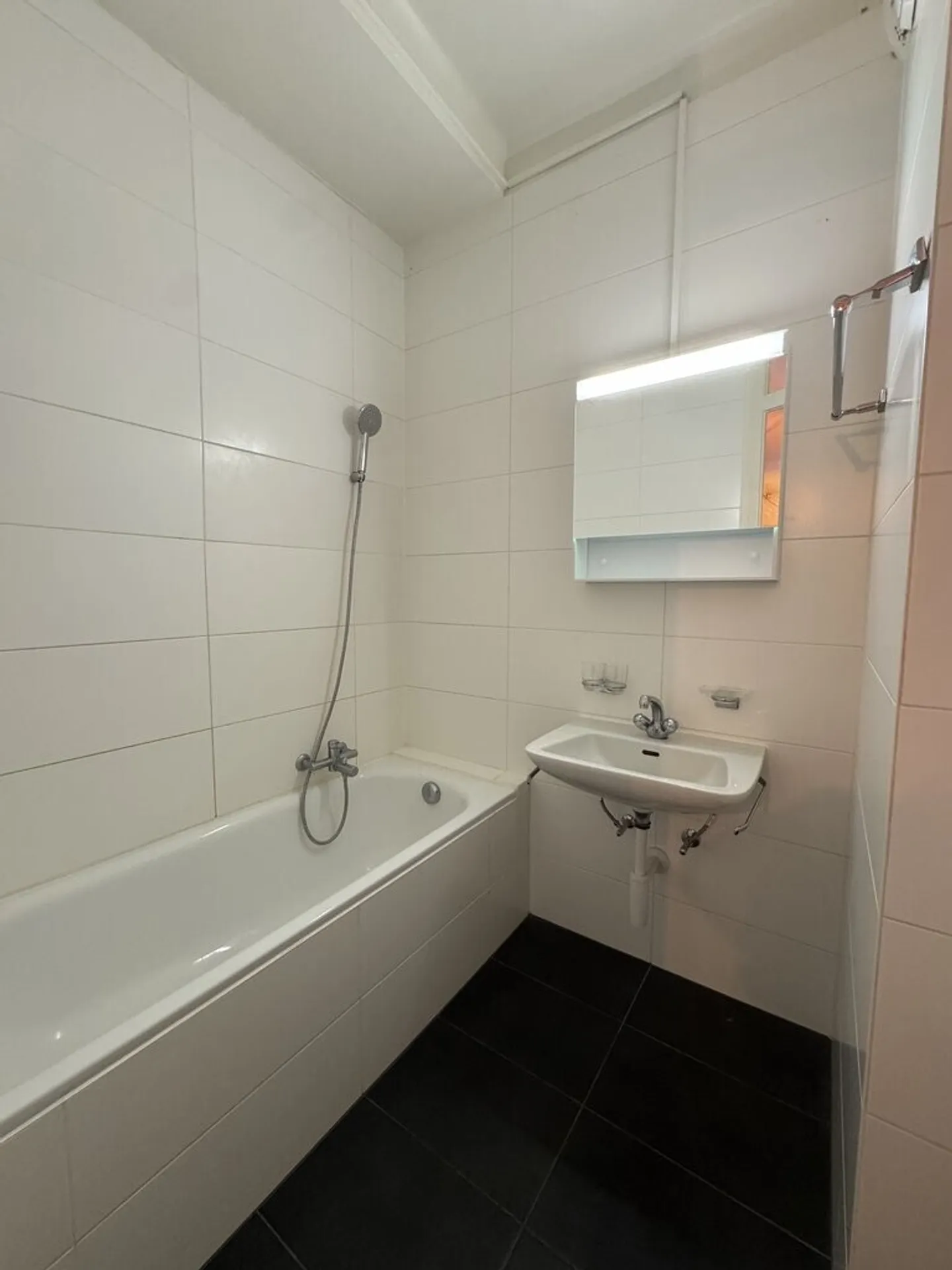 Appartement Rénové Près de la Gare - Photo 7 sur 7