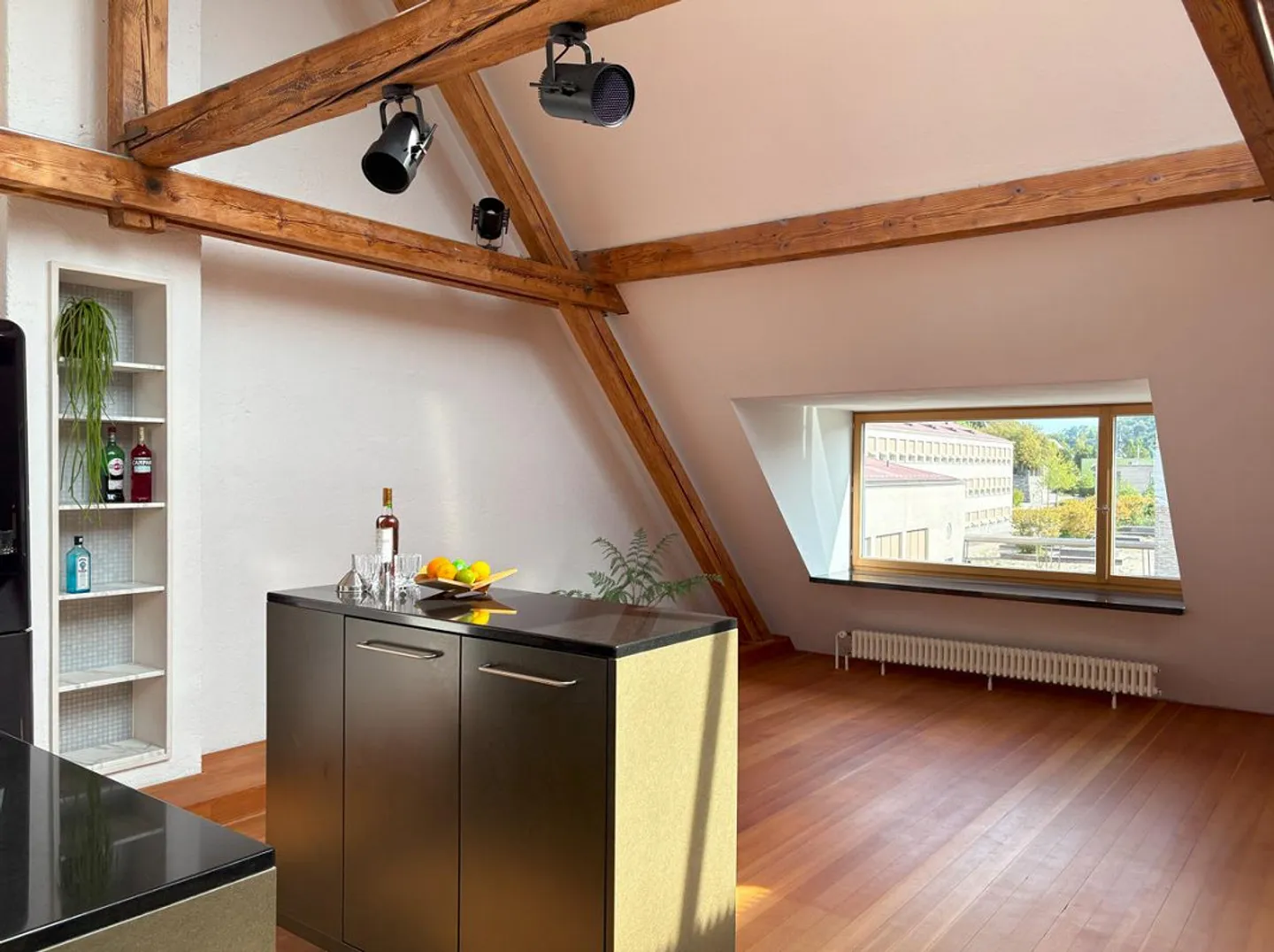 Ampio attico maisonette di 4,5 stanze nel cuore di Baden - Foto 5 di 10