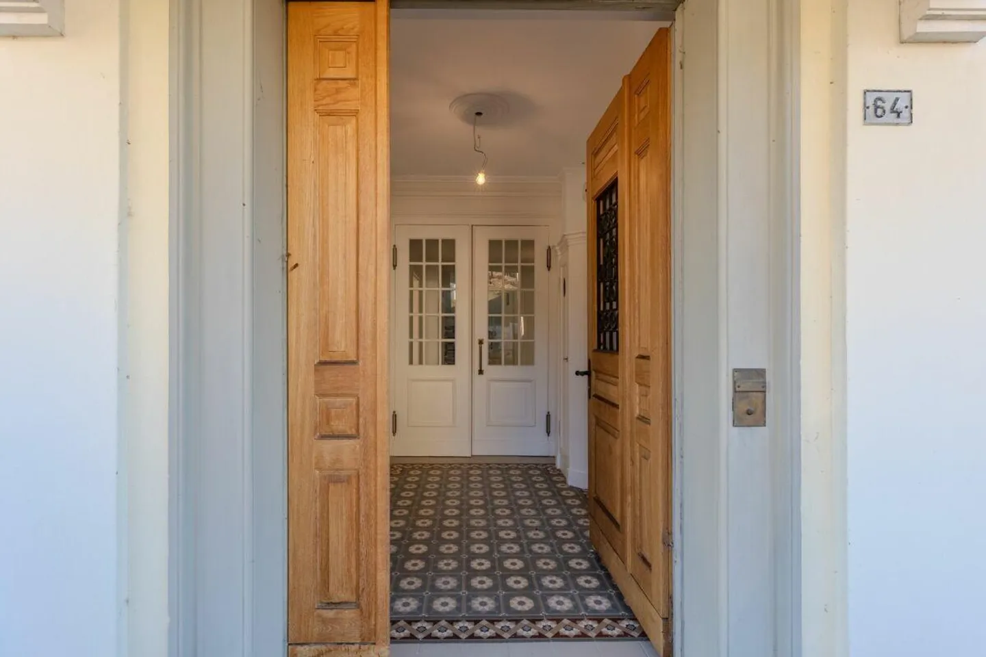 Villa esclusiva - Eleganza senza tempo e potenziale versatile (Regione di Wil SG, Turgovia) - Foto 2 di 9