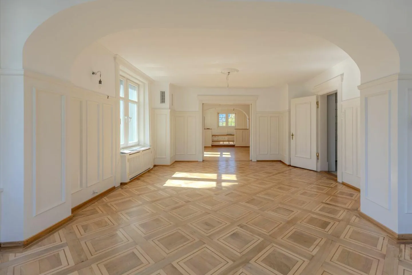 Villa esclusiva - Eleganza senza tempo e potenziale versatile (Regione di Wil SG, Turgovia) - Foto 3 di 9