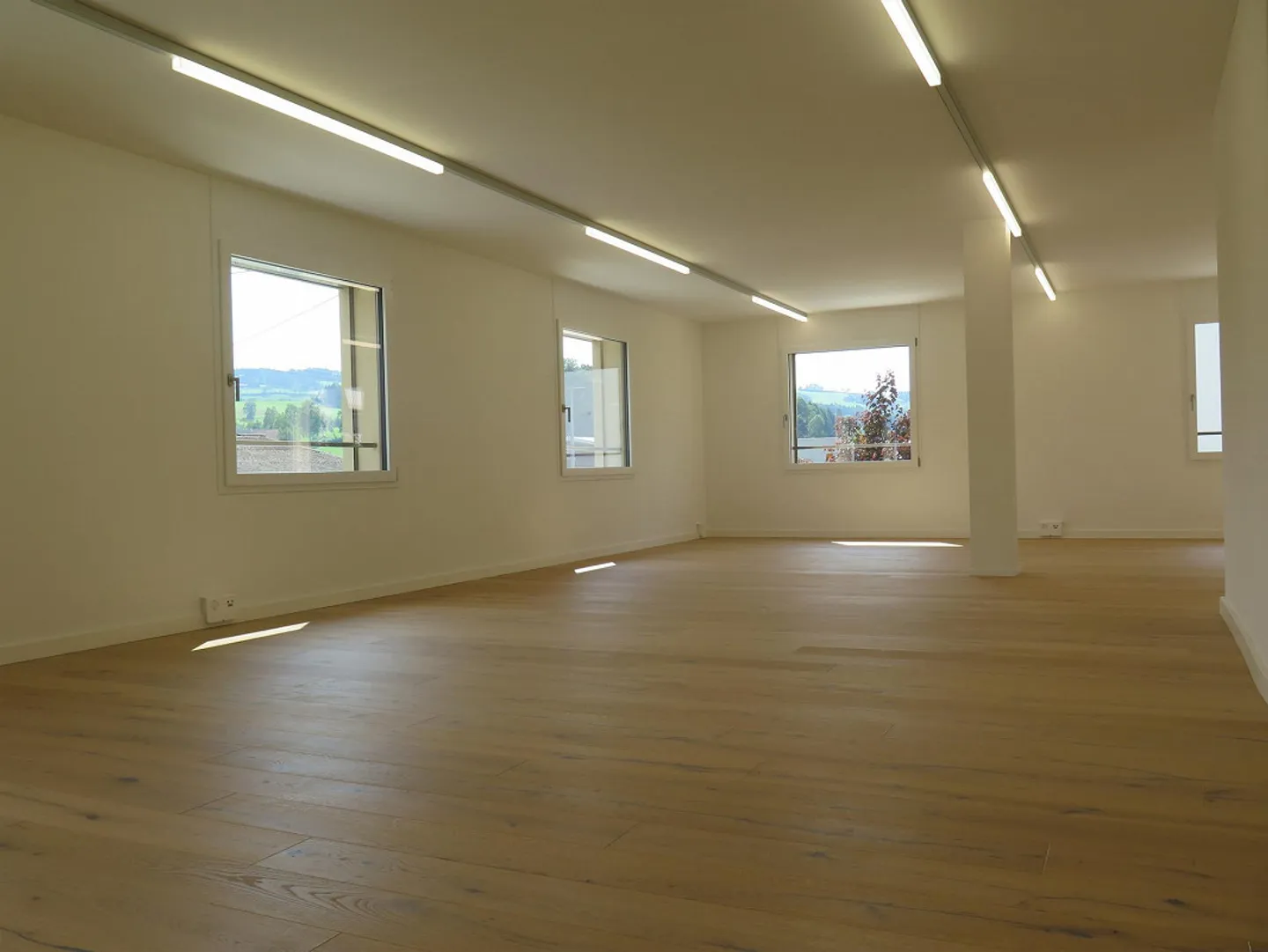 Espace de travail moderne et lumineux - juste à côté de la gare - Photo 2 sur 3