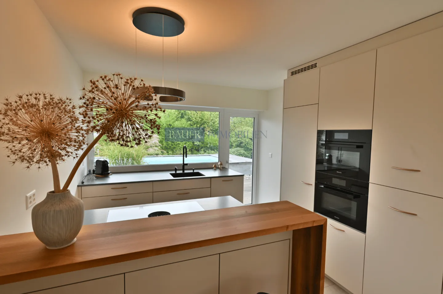 Elegante casa unifamiliare con piscina e oasi giardino a Egg - Una casa che tocca - Foto 2 di 6