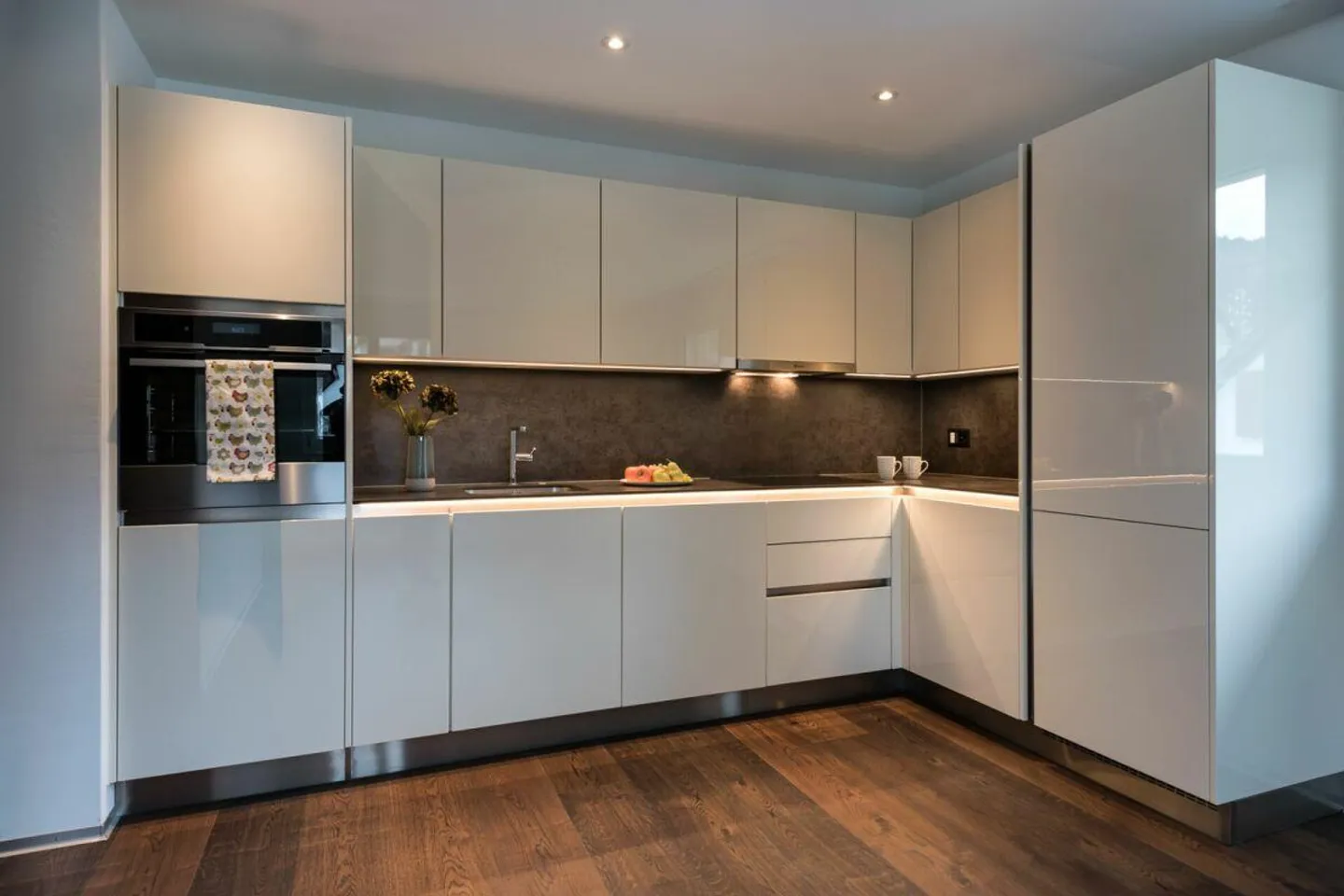 Appartement de jardin moderne avec patio - Photo 1 sur 8