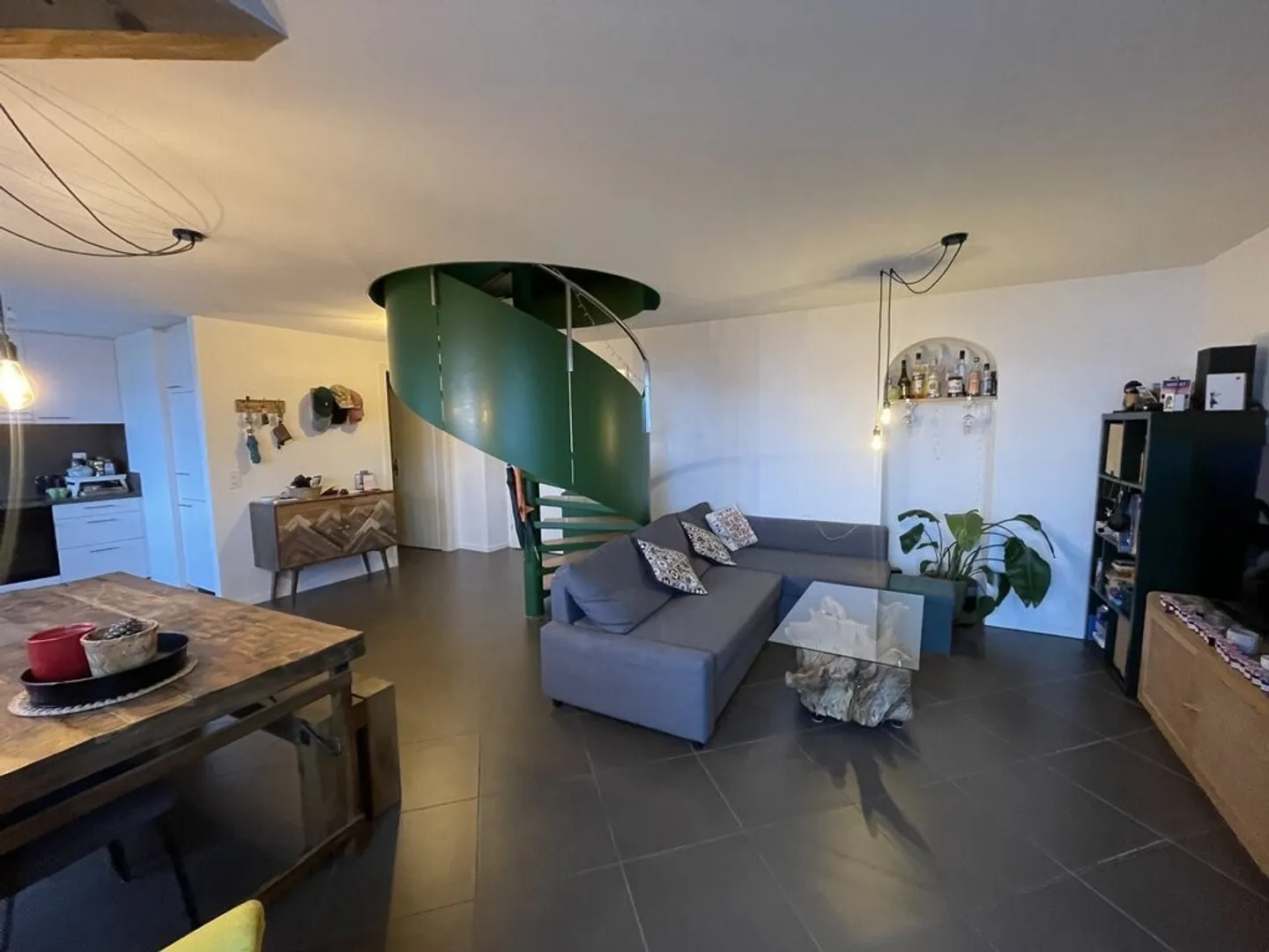 Duplex Charmant dans un Endroit Calme - Photo 2 sur 4