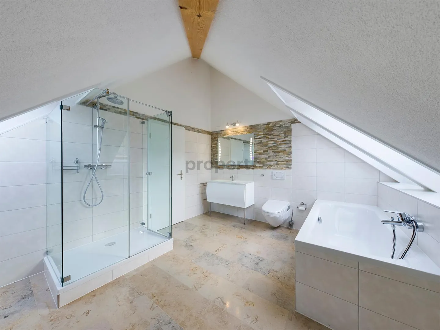 Light-Filled Dream Home in Weiach: Stylish 3.5-Room Attic Apartment with High Ceilings and Great Views - Photo 12 of 13