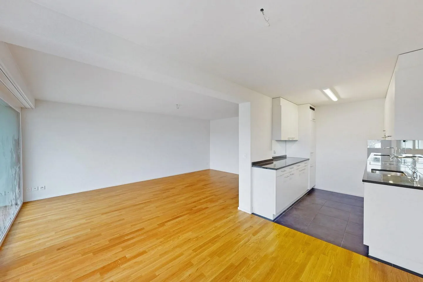 Appartamento moderno con balcone al Brückenmatt 21, 6440 Brunnen - Foto 2 di 10