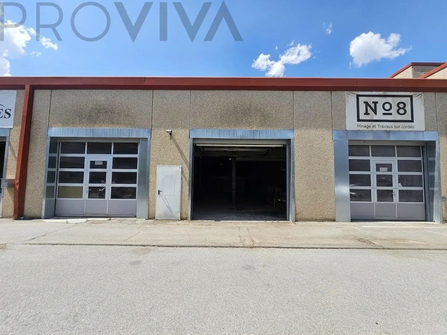 Commercial Space in St-Pierre - Photo 1 of 7