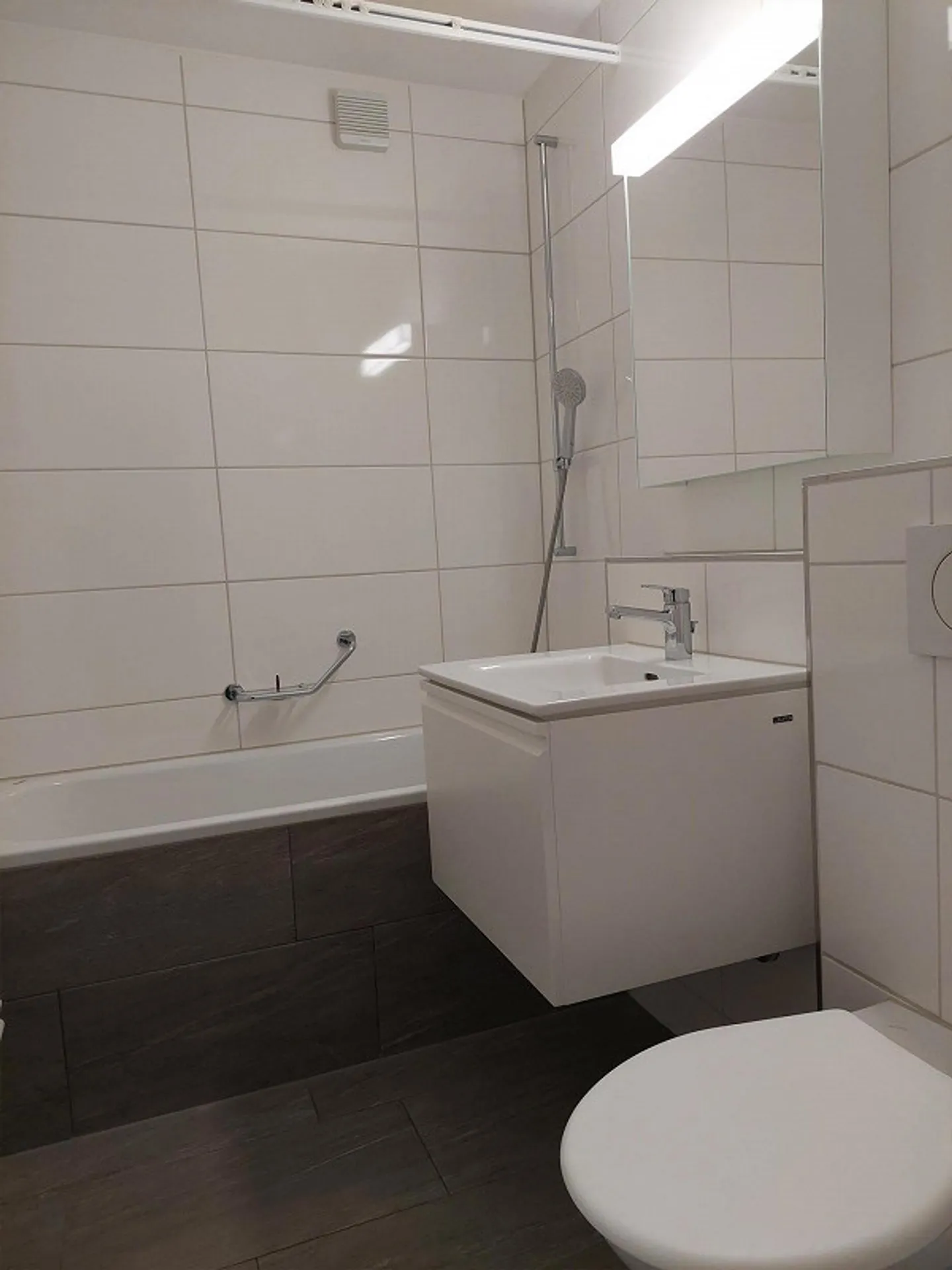 Moderne Wohnung an ruhiger Lage - Foto 3 von 8