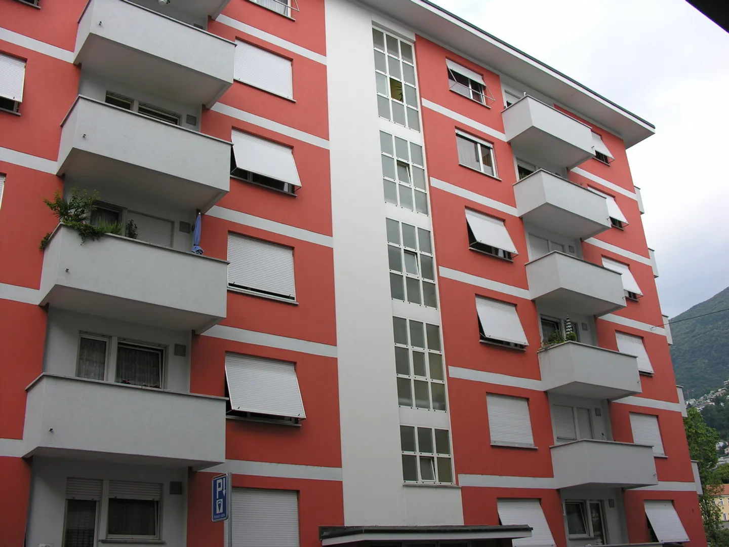 Apartment for rent - Photo 4 of 8