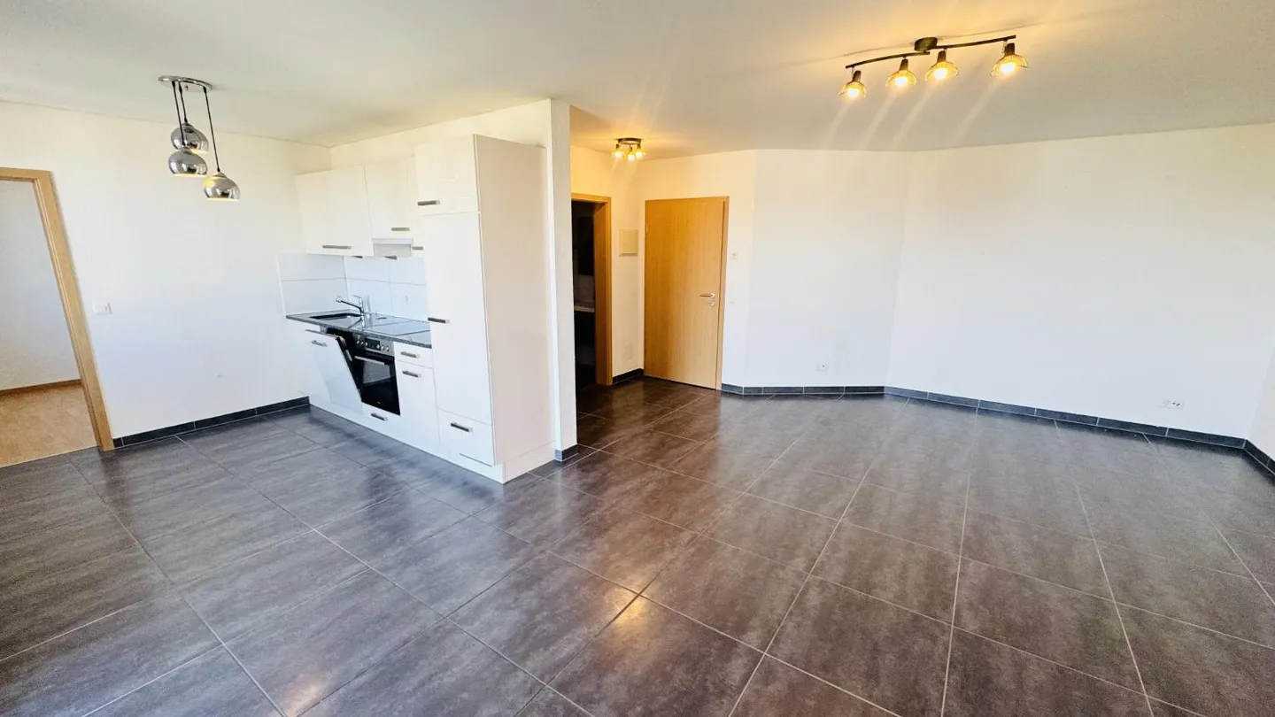 3.5 Room Apartment - Photo 2 of 7