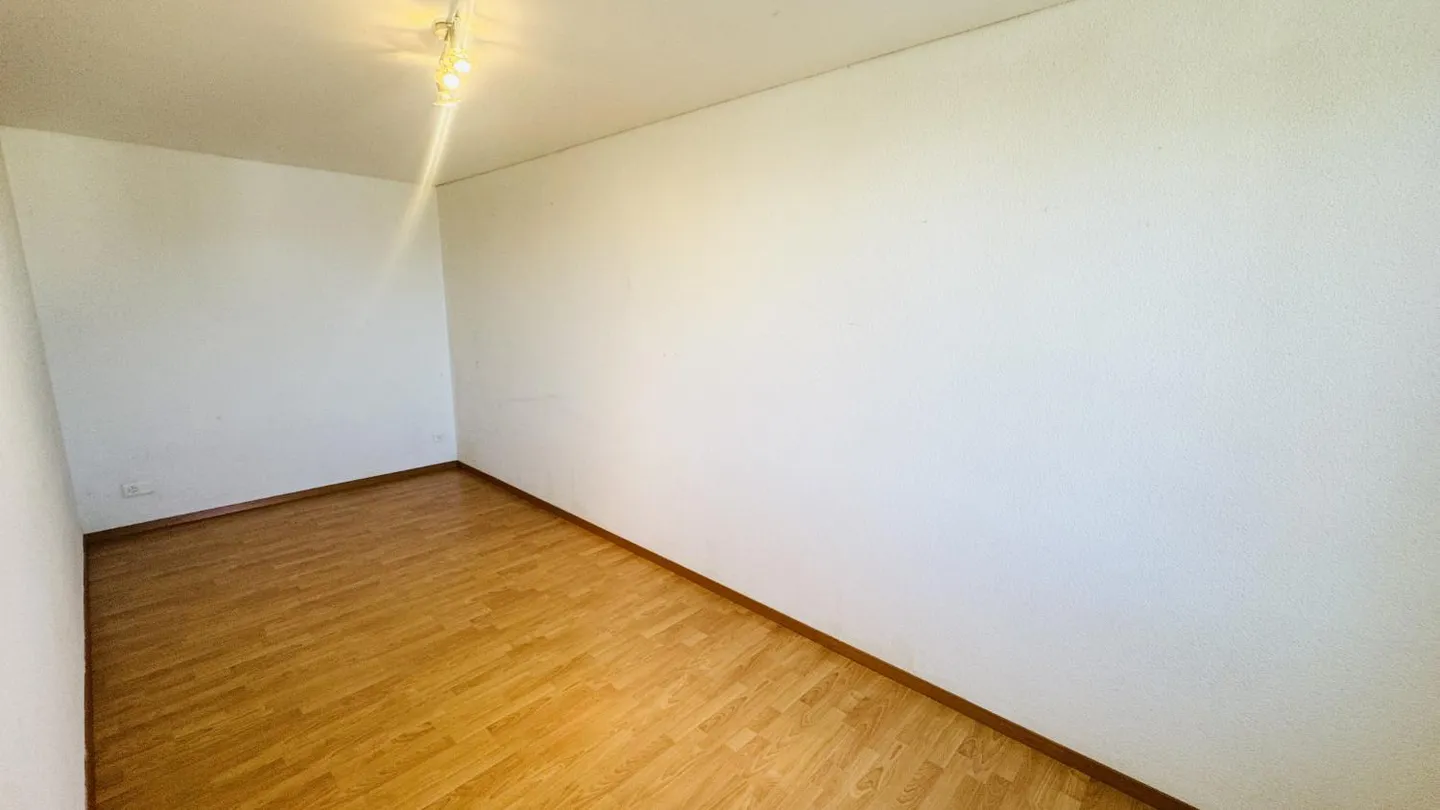 3.5 Room Apartment - Photo 4 of 7